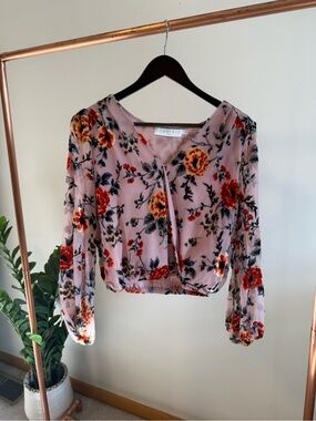 Astr Pink Floral V-Neck Cropped Blouse
